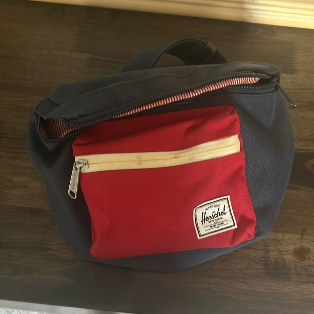 Hershel waist pack/fanny pack/shoulder sling NWOT